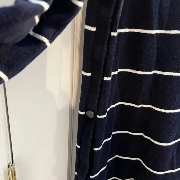 Seraphine Maternity/Nursing Sweater with Red Heart - Picture 3 of 4